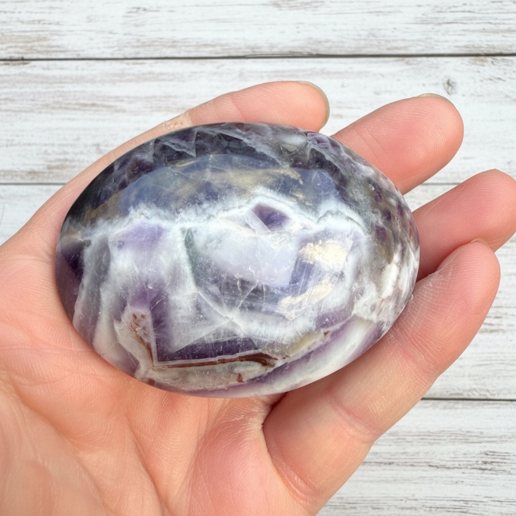 Dream Amethyst Palmstone 110 grams DAP04