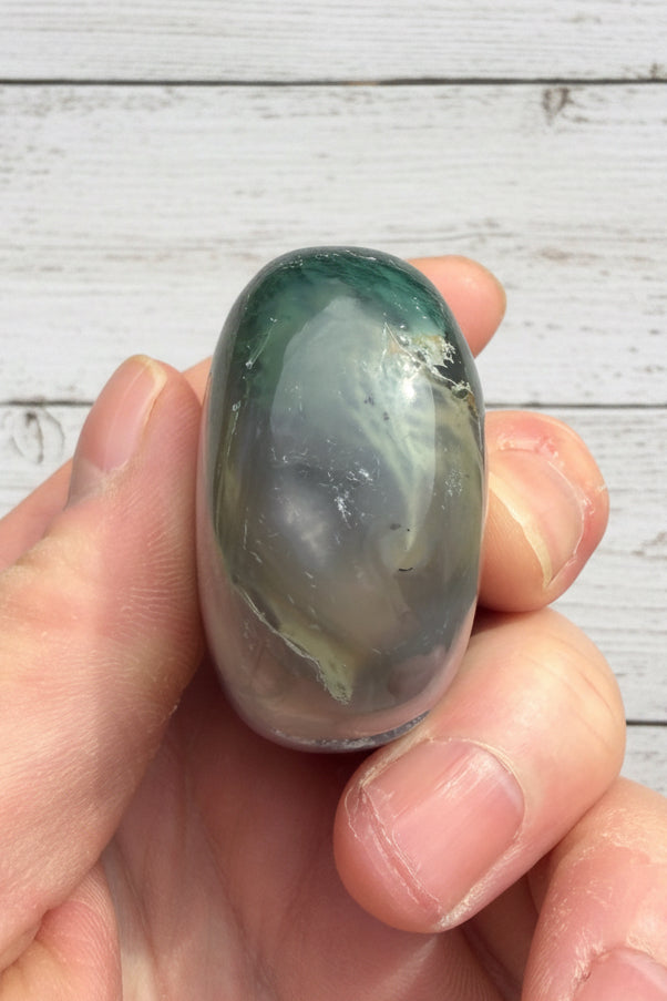 Moss Agate Palmstone 124 grams MAP02