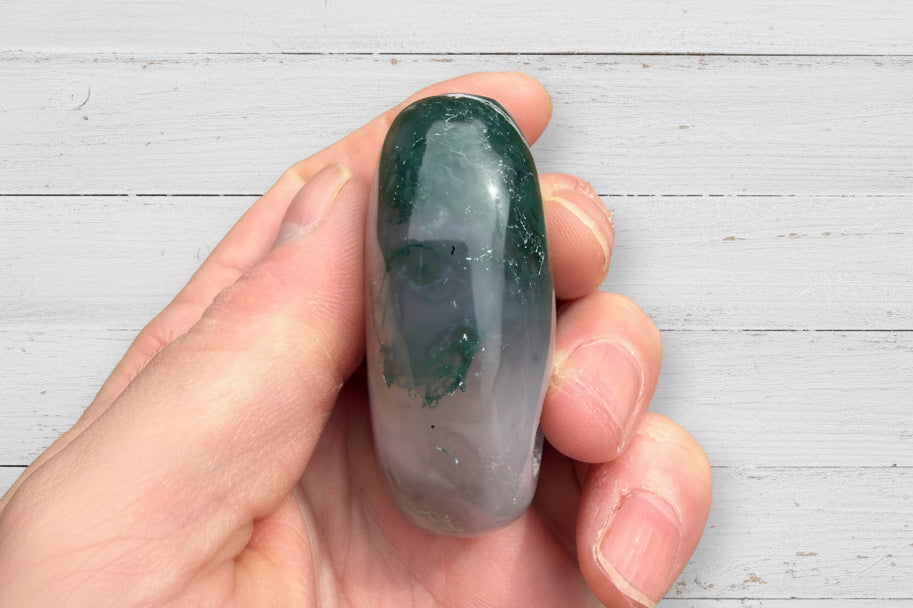 Moss Agate Palmstone 106 grams MAP09