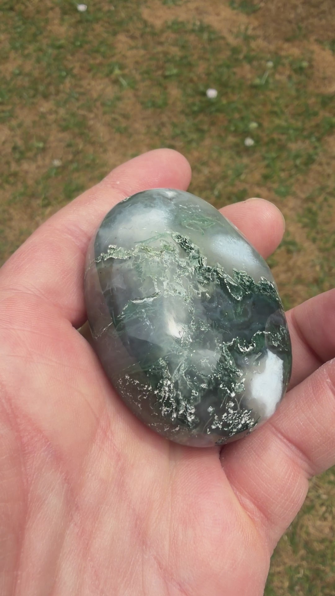 Moss Agate Palmstone 105 grams MAP05