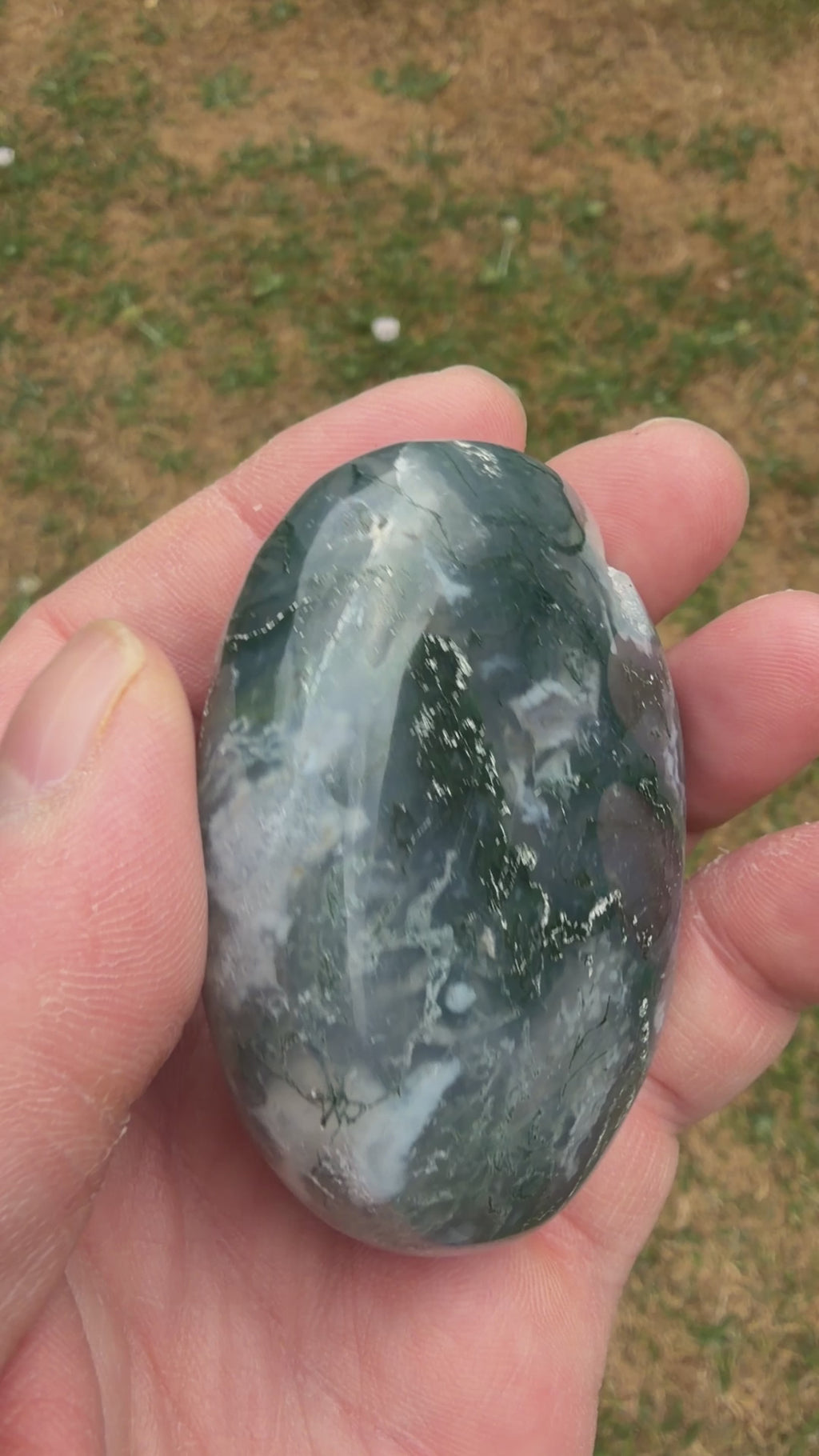 Moss Agate Palmstone 121 grams MAP04
